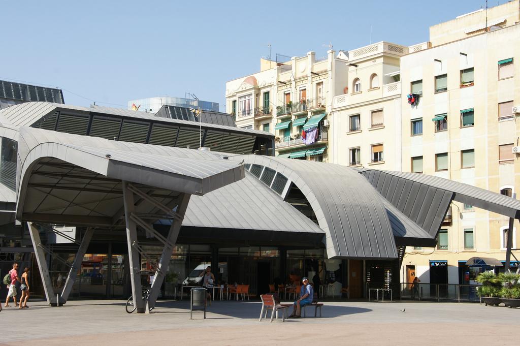 Cover image of this place Mercat de la Barceloneta