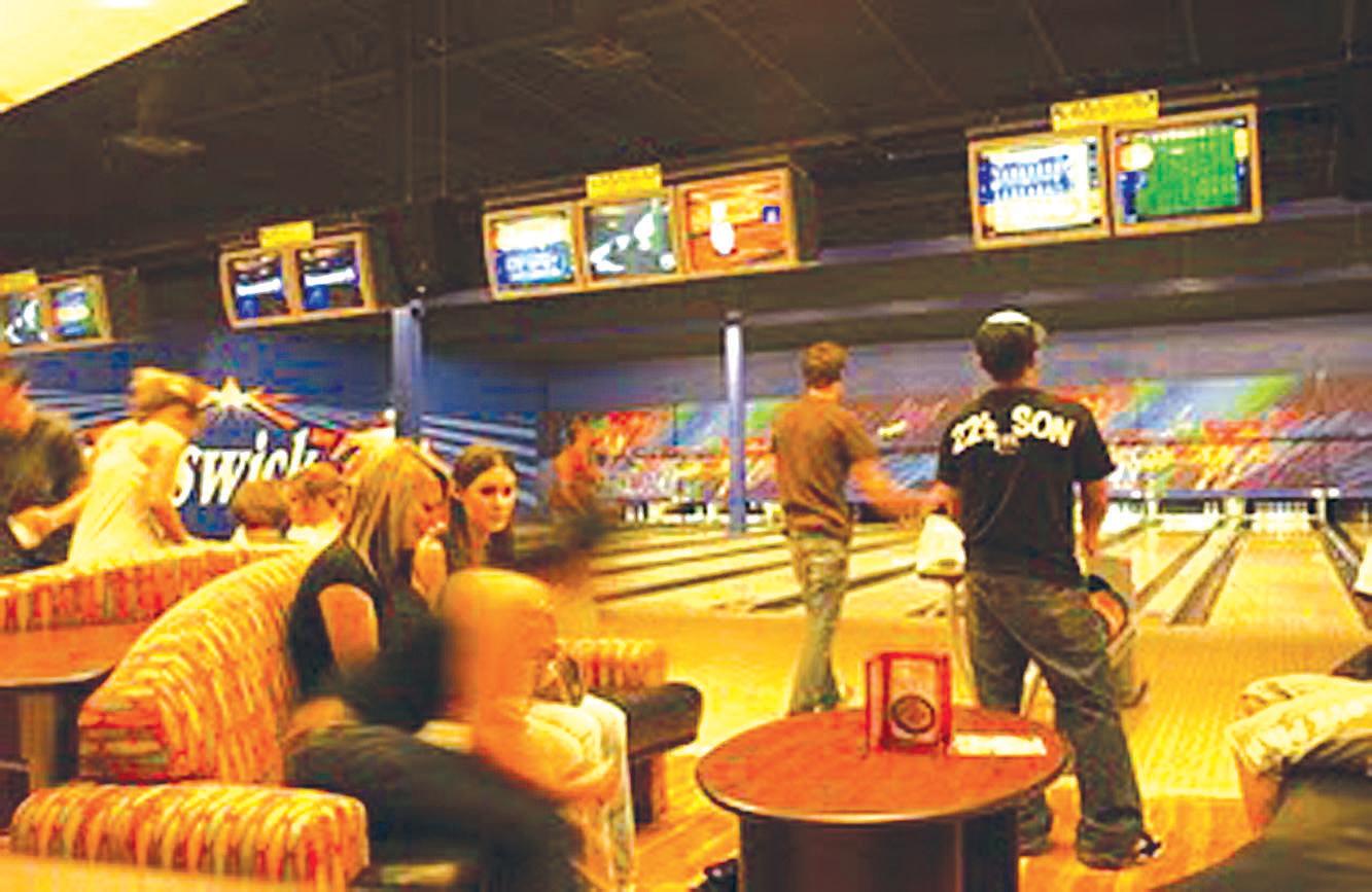 Cover image of this place Brunswick Kyrene Lanes