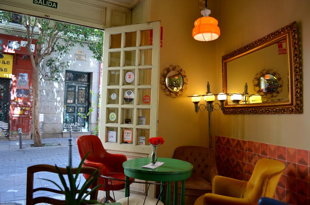 Cover image of this place Lolina Vintage Café