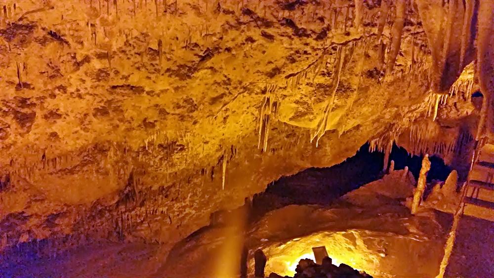 Cover image of this place Anemotripa cave