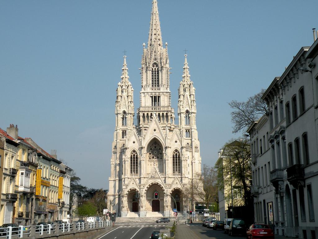 Cover image of this place Église Notre-Dame de Laeken / Kerk van Onze-Lieve-Vrouw-Van-Laken (Kerk van Onze-Lieve-Vrouw-Van-Laken)