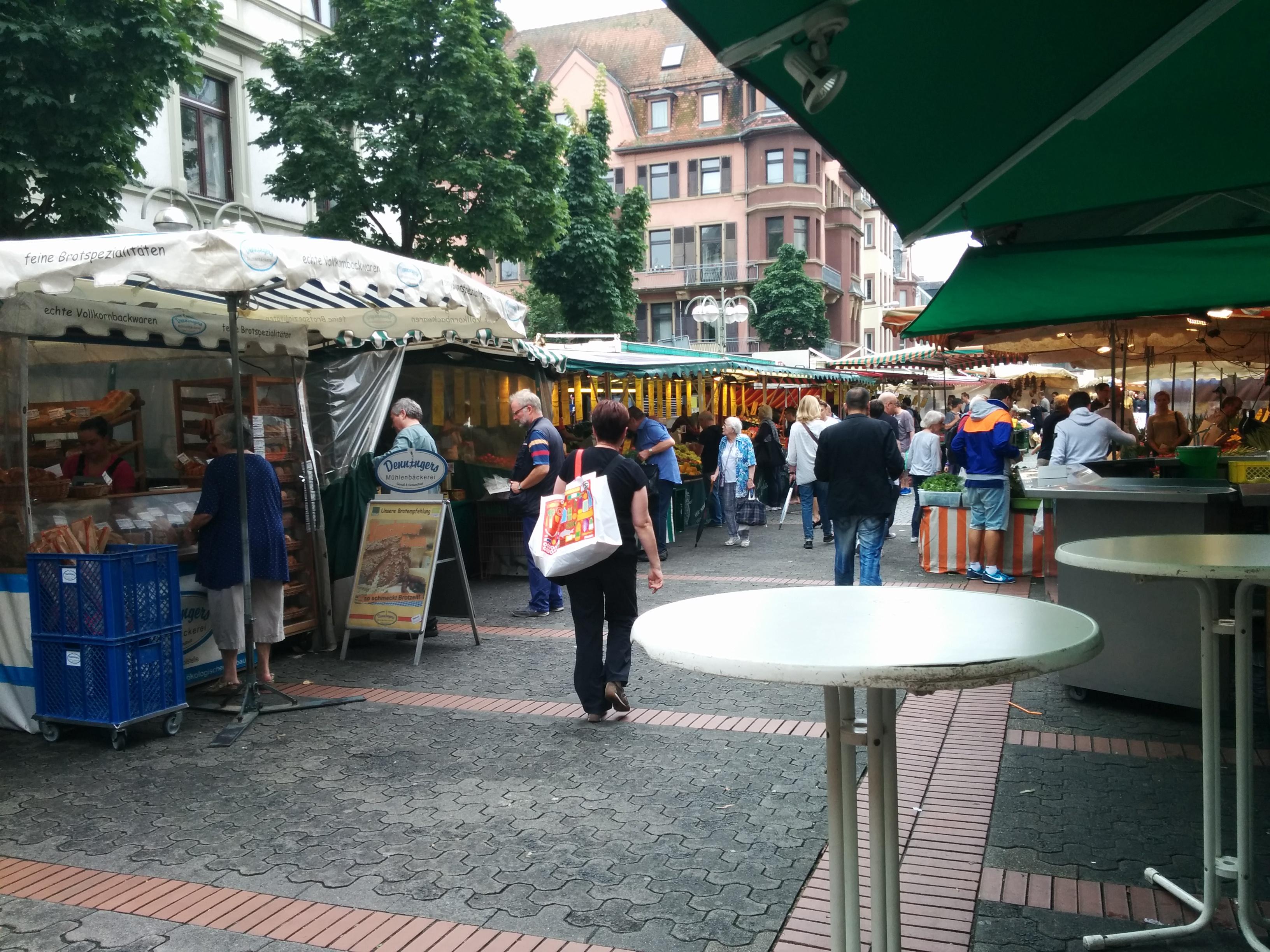 Cover image of this place Wochenmarkt am Uhrtürmchen