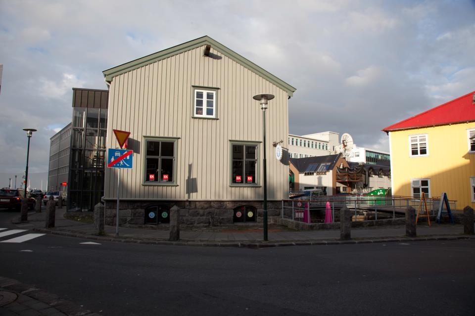 Cover image of this place Iða Zimsen - Book Cafe