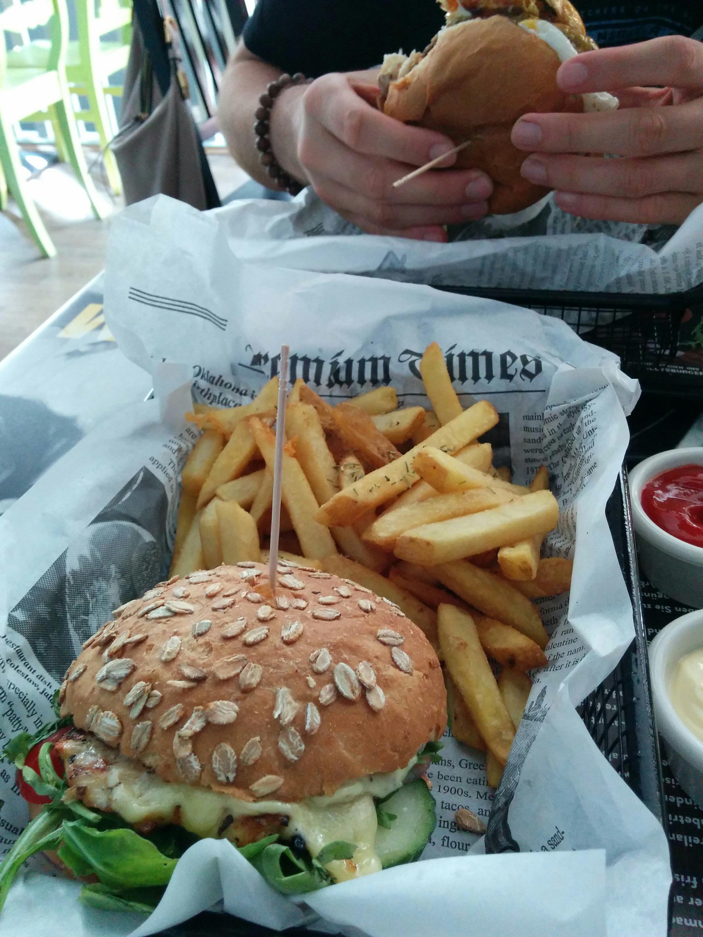 Cover image of this place Bullys Burger